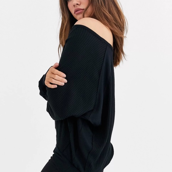 Free People Tops - FREE PEOPLE Oversized Santa Clara Thermal Dark Gray/Black Size M. NWT!